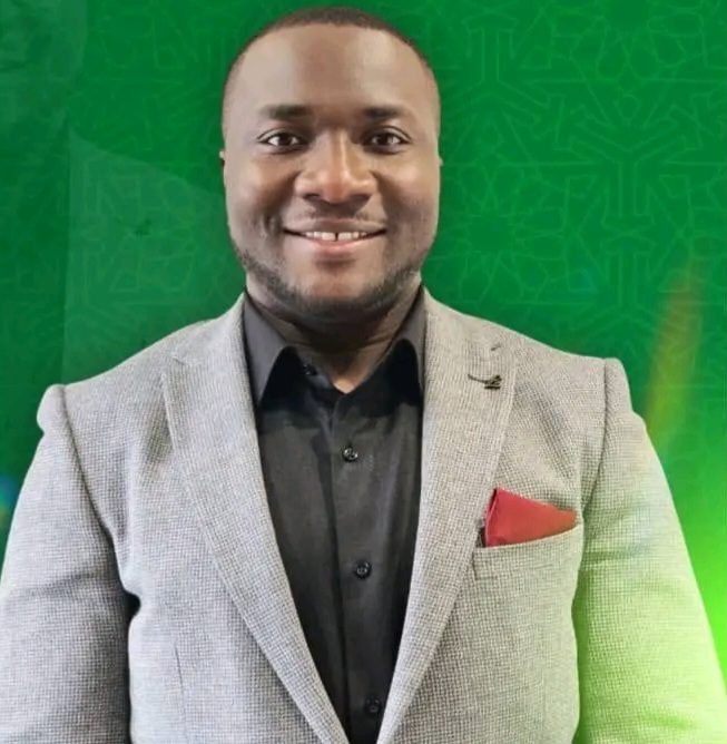 DR. OLUWATOSIN  ODUNAYO ELUWOLE