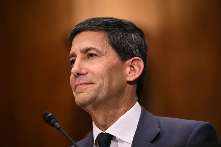 Kevin Warsh Takes Charge as New US Fed Chair Amid Inflation Crisis