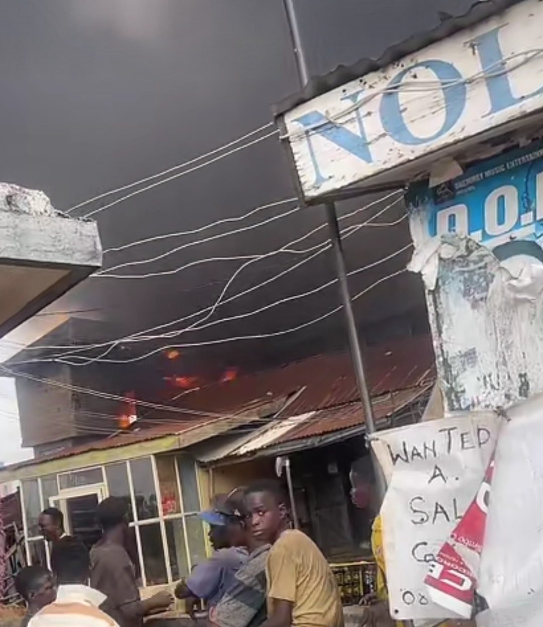 🚨 BREAKING: Major Fire Outbreak Rocks Old Garage, Osogbo